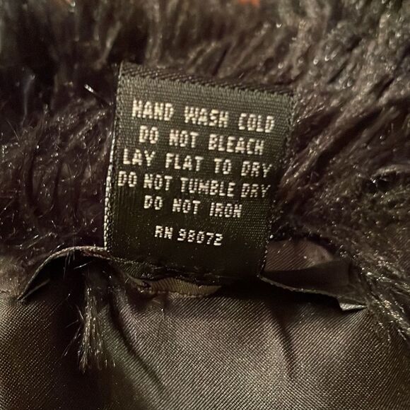 EUC. Cejon Black Faux Fur Vest - M - Picture 4 of 4